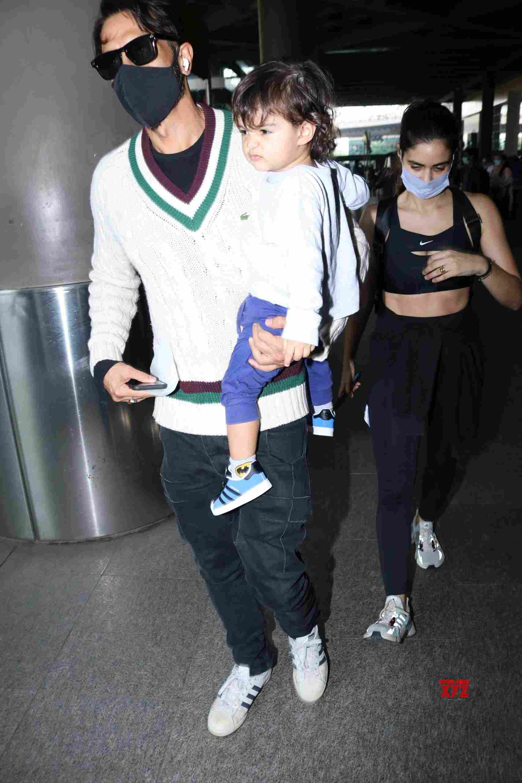 Arjun Rampal And His Family Spotted At Airport Arrival HD Gallery ...