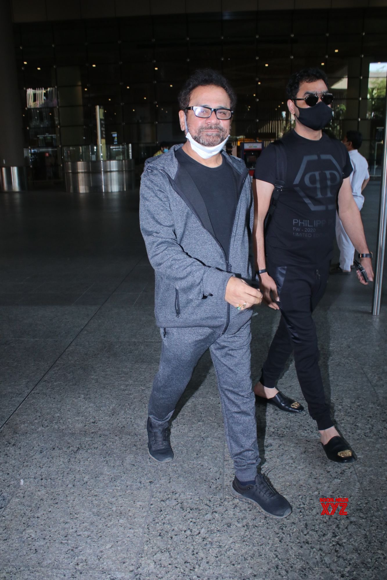 Anees Bazmee Spotted At Airport Arrival - Gallery - Social News XYZ