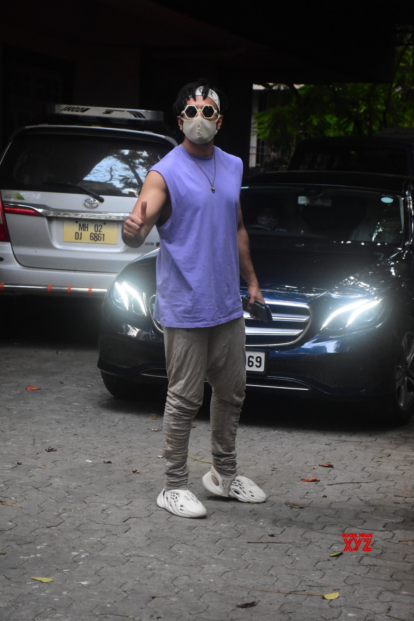 Ranveer Singh Spotted In Bandra - Gallery - Social News XYZ