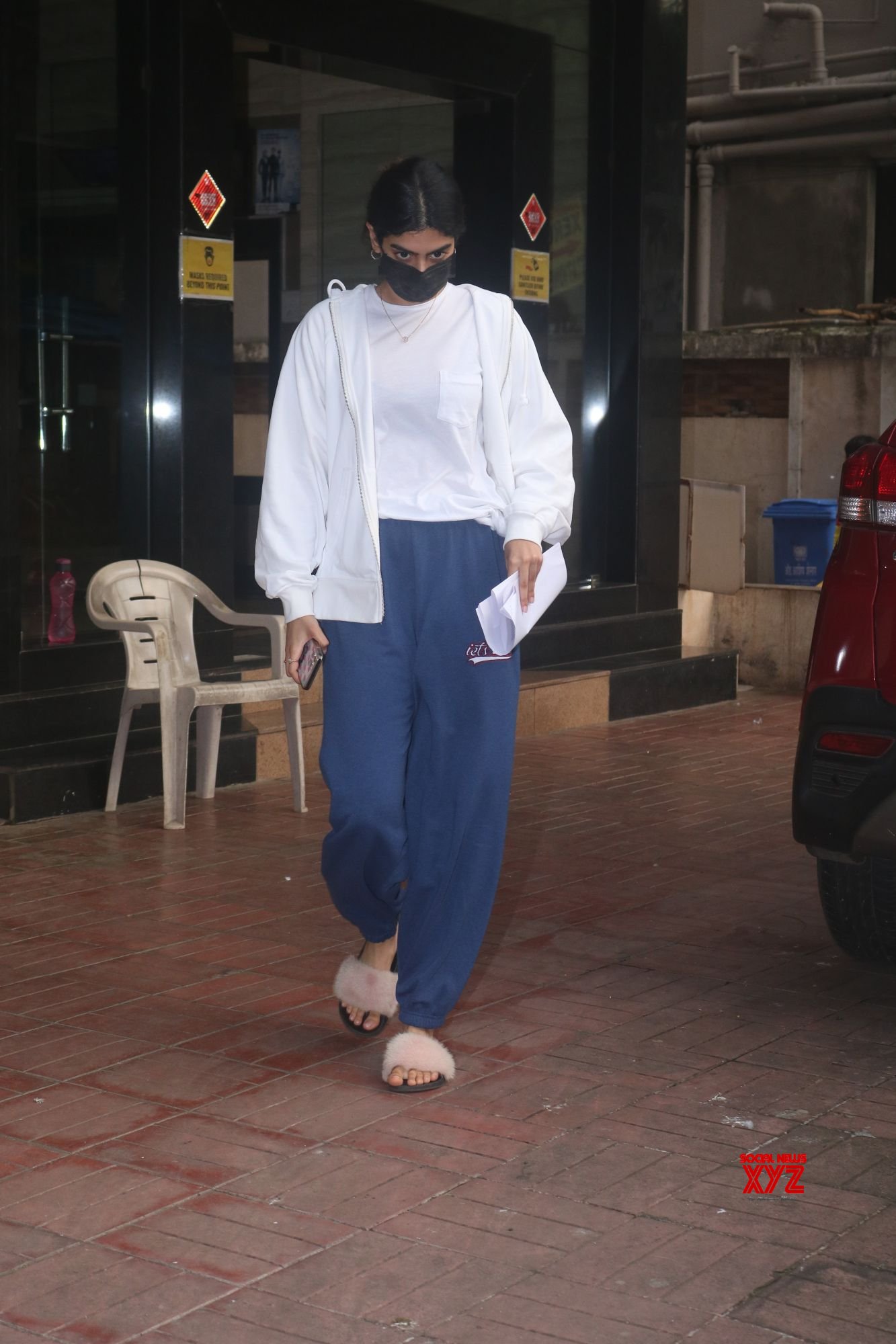 Actress Khushi Kapoor Spotted Post Meeting At Bandra - Gallery - Social ...