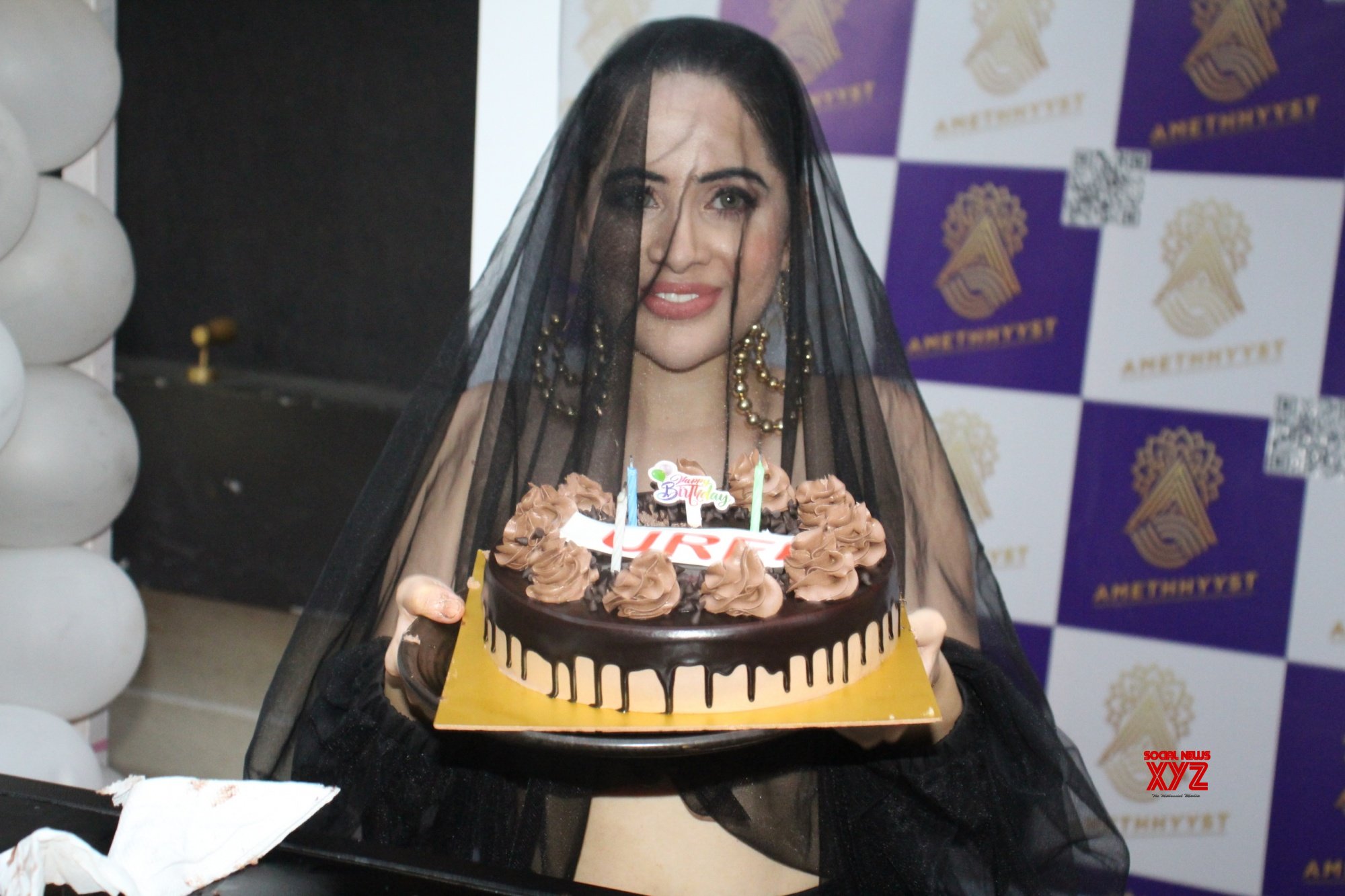 Bigg Boss OTT Fame Urfi Javed Spotted In Andheri For Her Pre Birthday ...