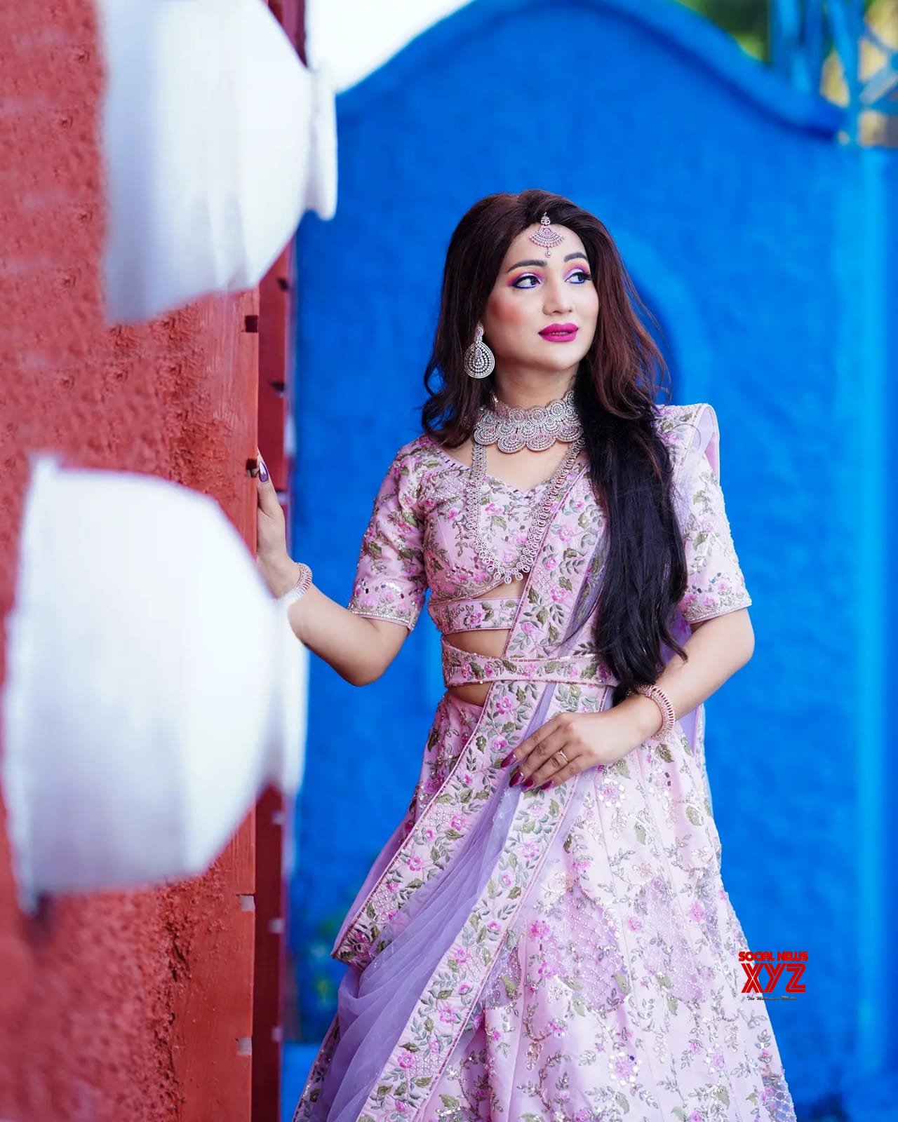 The trans queen Navya Singh mesmerises audience with her bewitching new ...