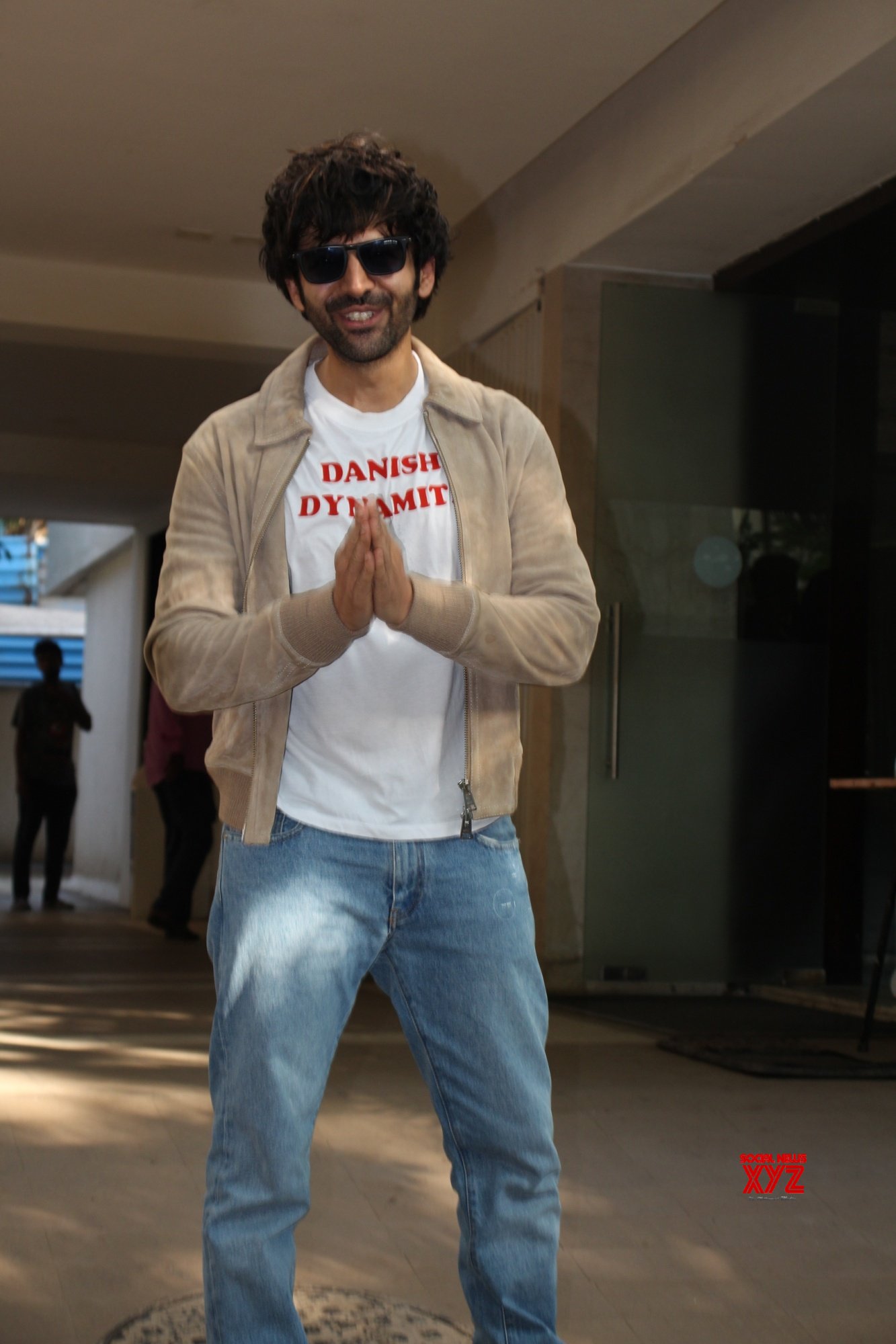 Kartik Aaryan Birthday Celebrations With Media - Gallery - Social News XYZ