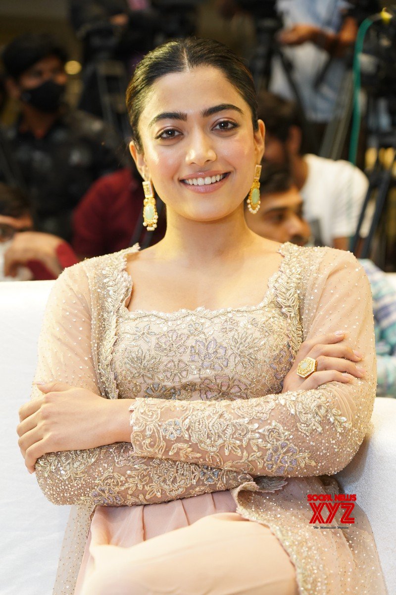 Actress Rashmika Mandanna Glam Stills From Pushpa Movie Pre Release ...