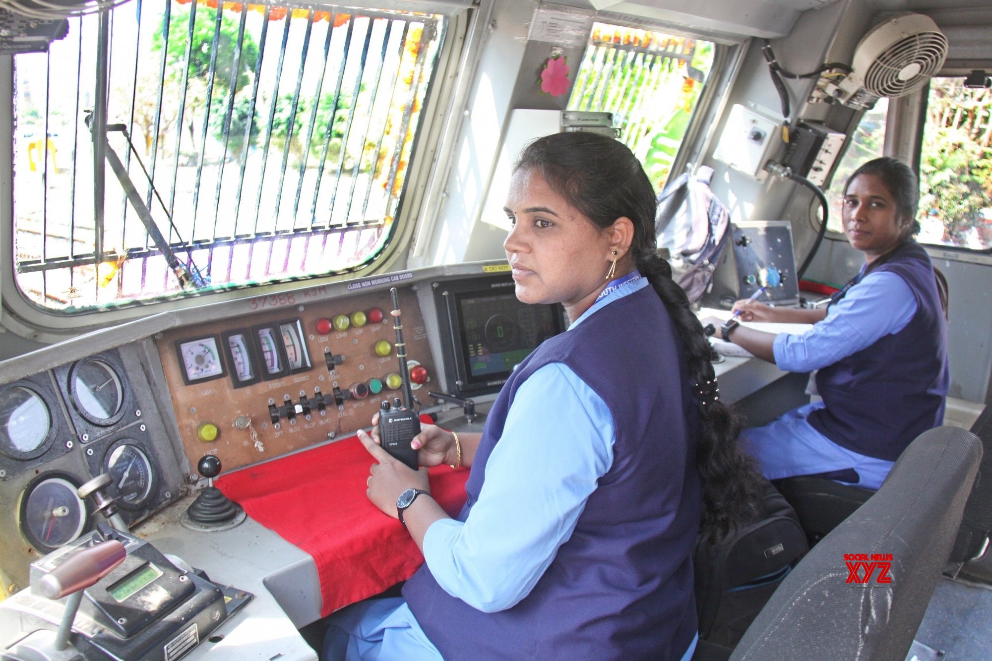 Bengaluru: Women Loco Pilots Drive A Train #Gallery - Social News XYZ