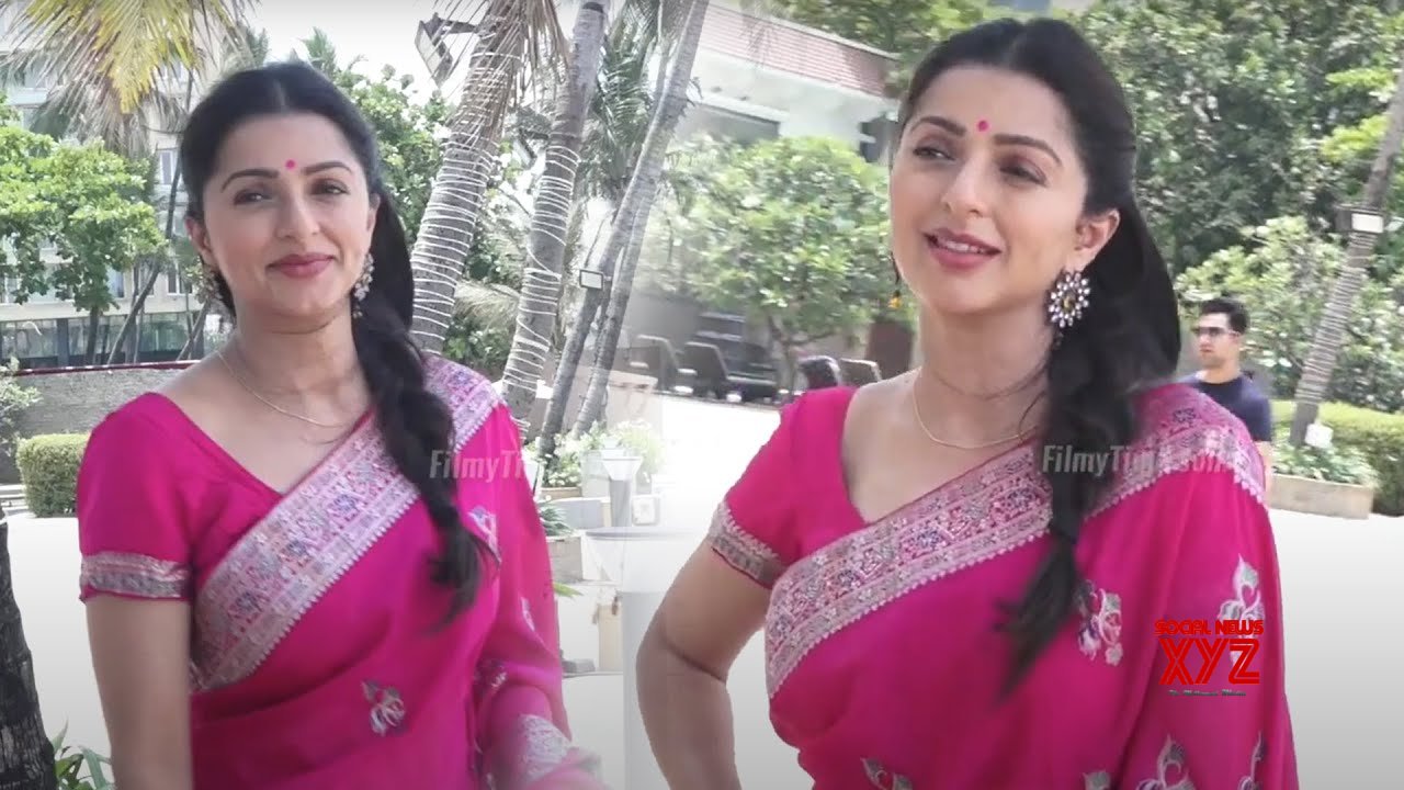 Bhumika Xnx - Filmy Time: Actress Bhumika Chawla BEAUTIFUL Looks In Pink Saree (Video)