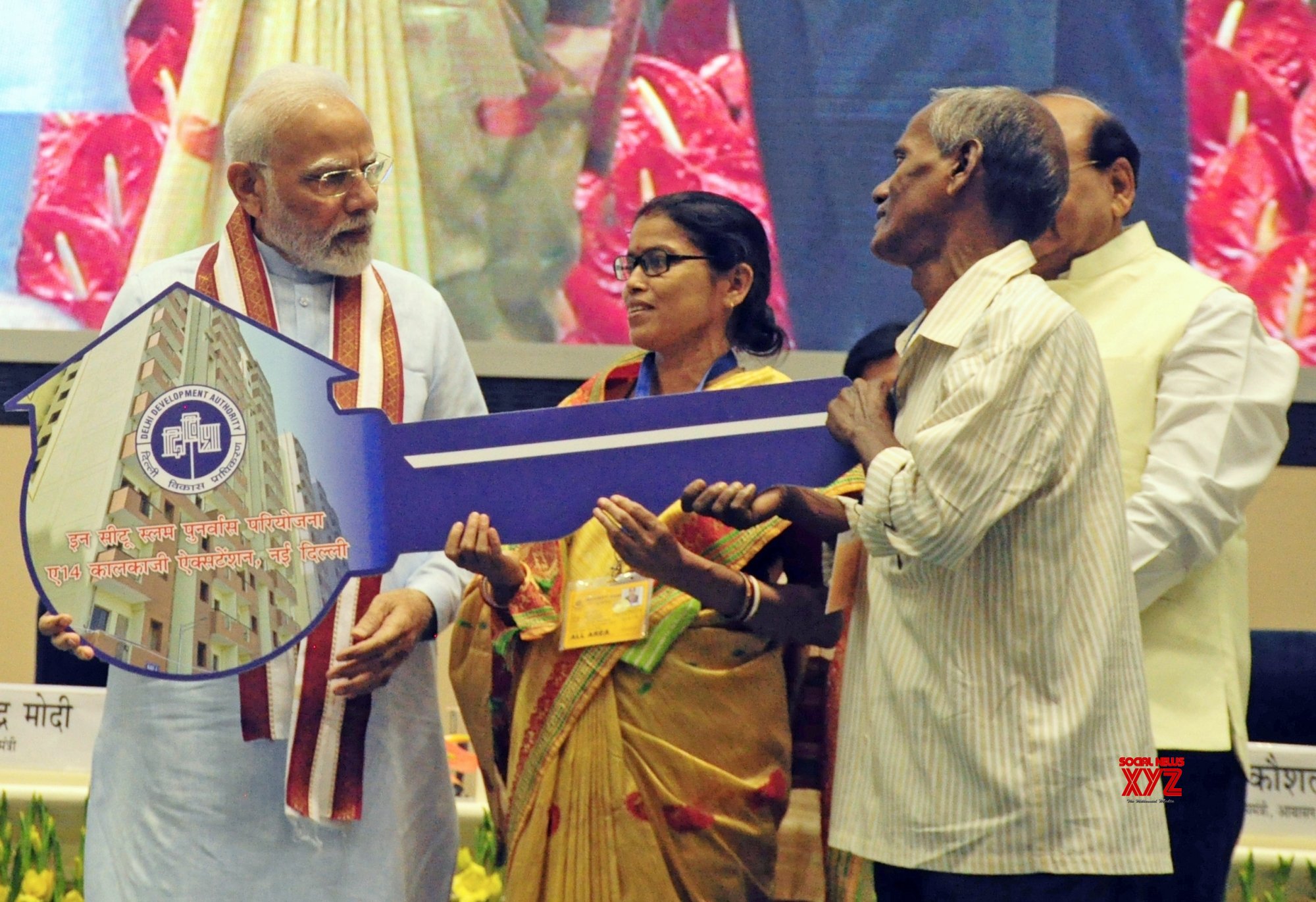 New Delhi: PM Modi Hands Over A Key To Eligible Beneficiaries #Gallery ...