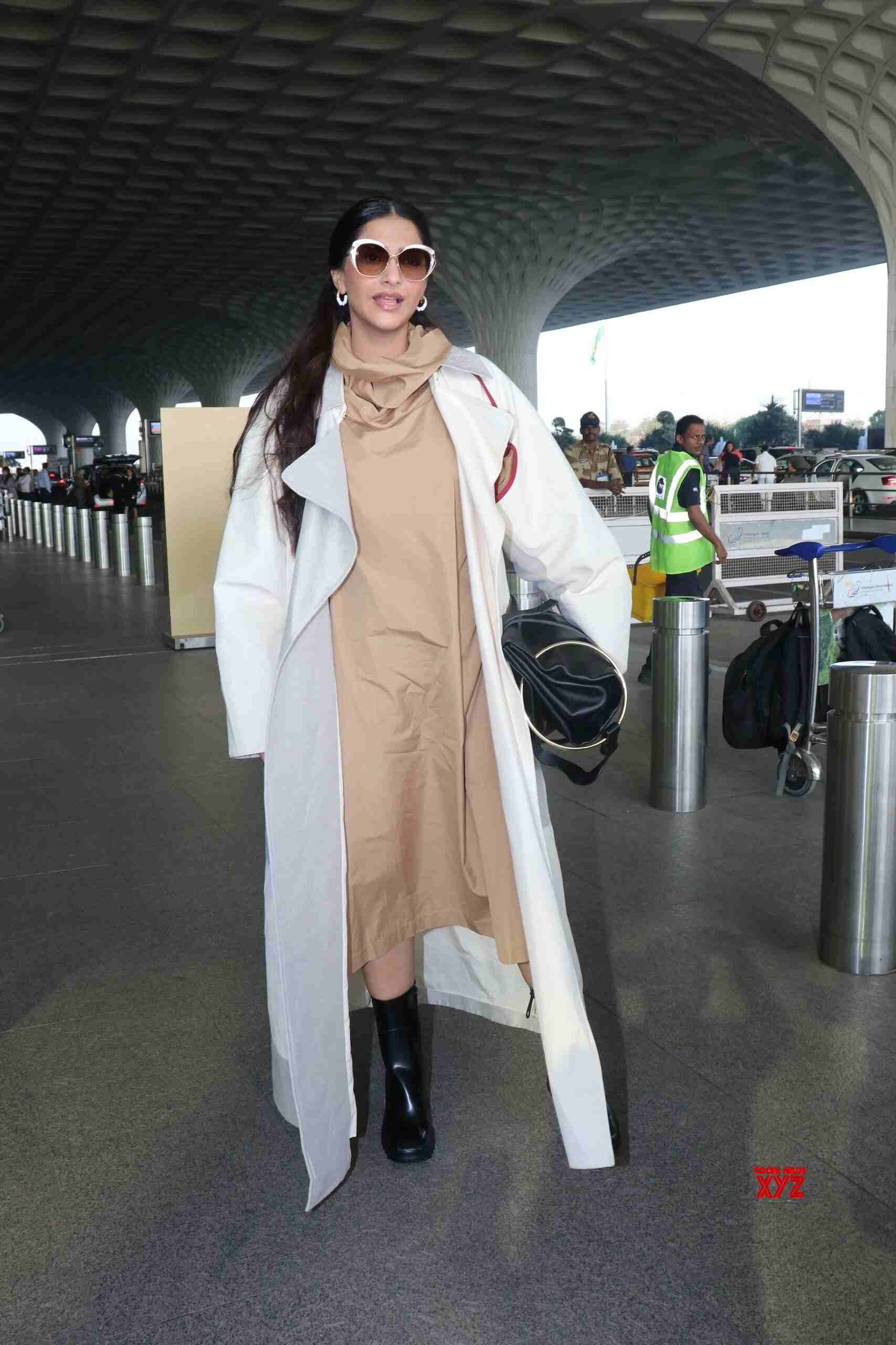 Actress Sonam Kapoor Spotted At Airport In Mumbai Departure - Gallery ...