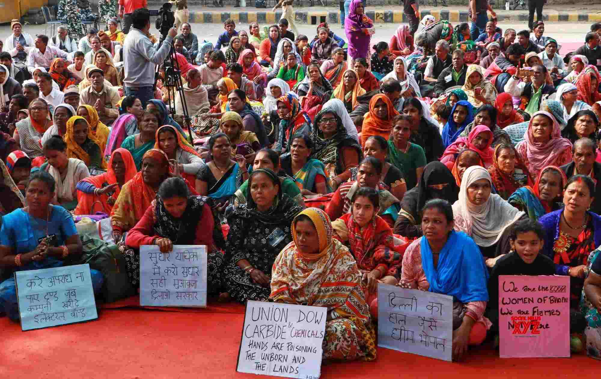 New Delhi : - Bhopal Gas Tragedy Survivors Stage A Demonstration And ...