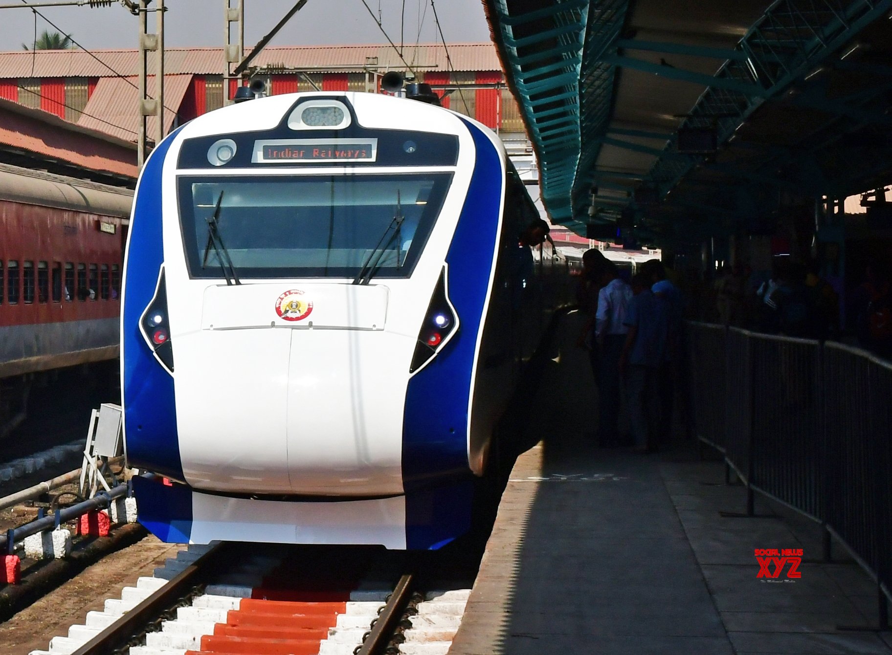 : Mumbai: Vande Bharat Express Train At CSTM #Gallery - Social News XYZ