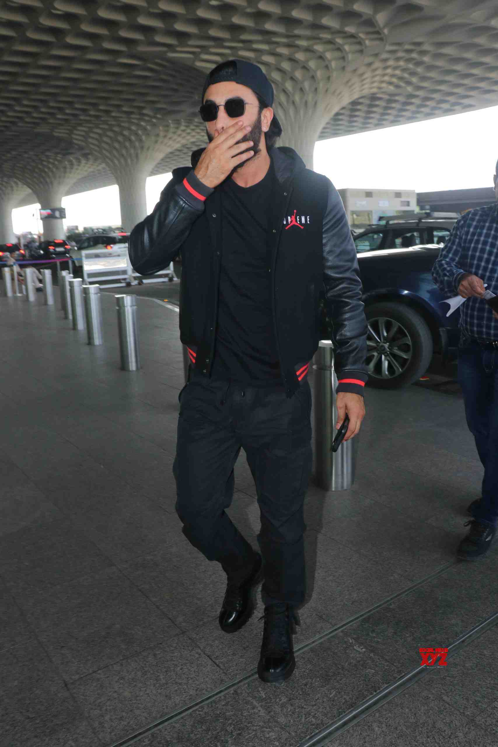 Ranbir Kapoor Spotted At Airport Departure In Mumbai - Gallery - Social ...