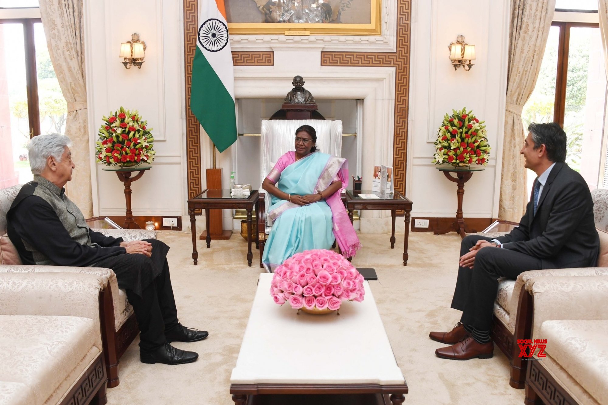 New Delhi: President Droupadi Murmu Meets Founder Chairman Of Wipro ...