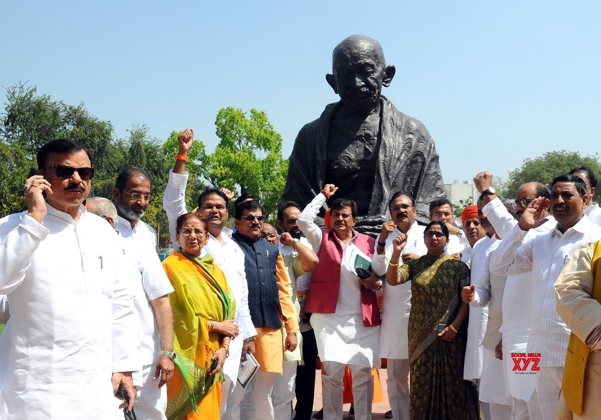 New Delhi: BJP MPs Stage A Protest Against Congress Leader Rahul Gandhi ...