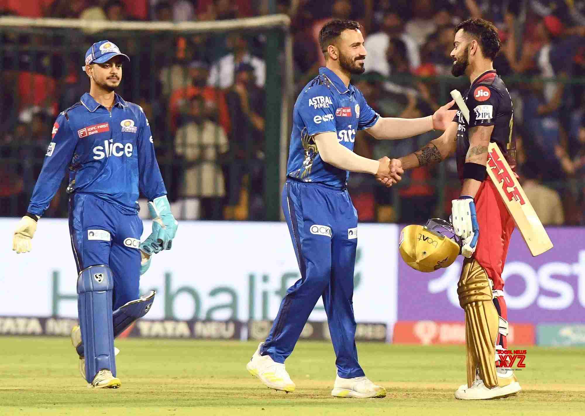 Bengaluru : RCB's Batter Virat Kohli Along Shakes Hands With MI Players ...