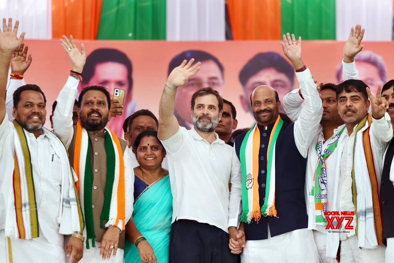 Bidar: Congress Leader Rahul Gandhi With Party Members During A Public ...