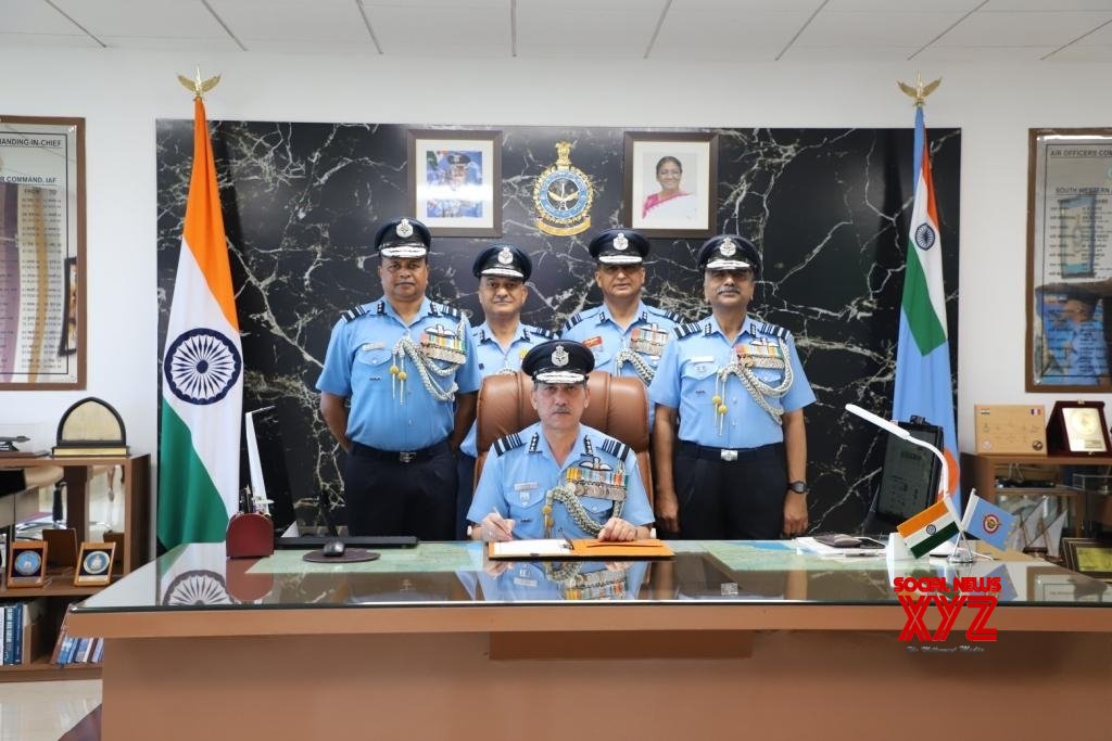 Gandhinagar : Air Marshal Narmdeshwar Tiwari Assumes Charges As Air ...