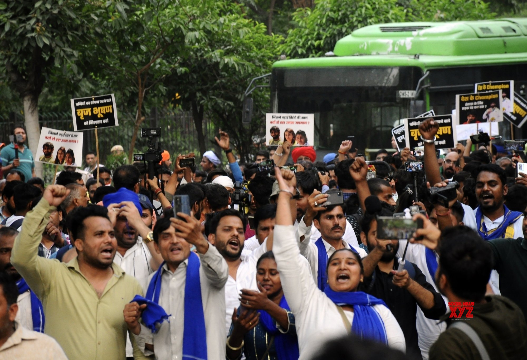 New Delhi: Wrestlers Supporters Take Out A Protest March From Jantar ...