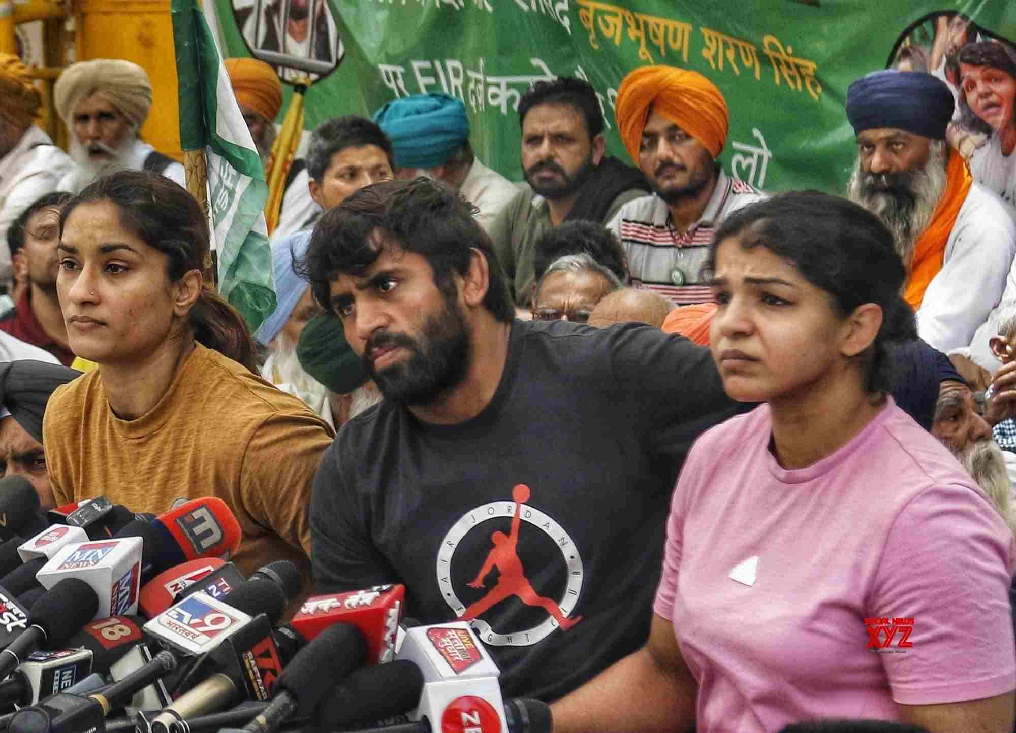 New Delhi : Wrestlers Bajrang Punia, Vinesh Phogat And Sakshi Malik ...