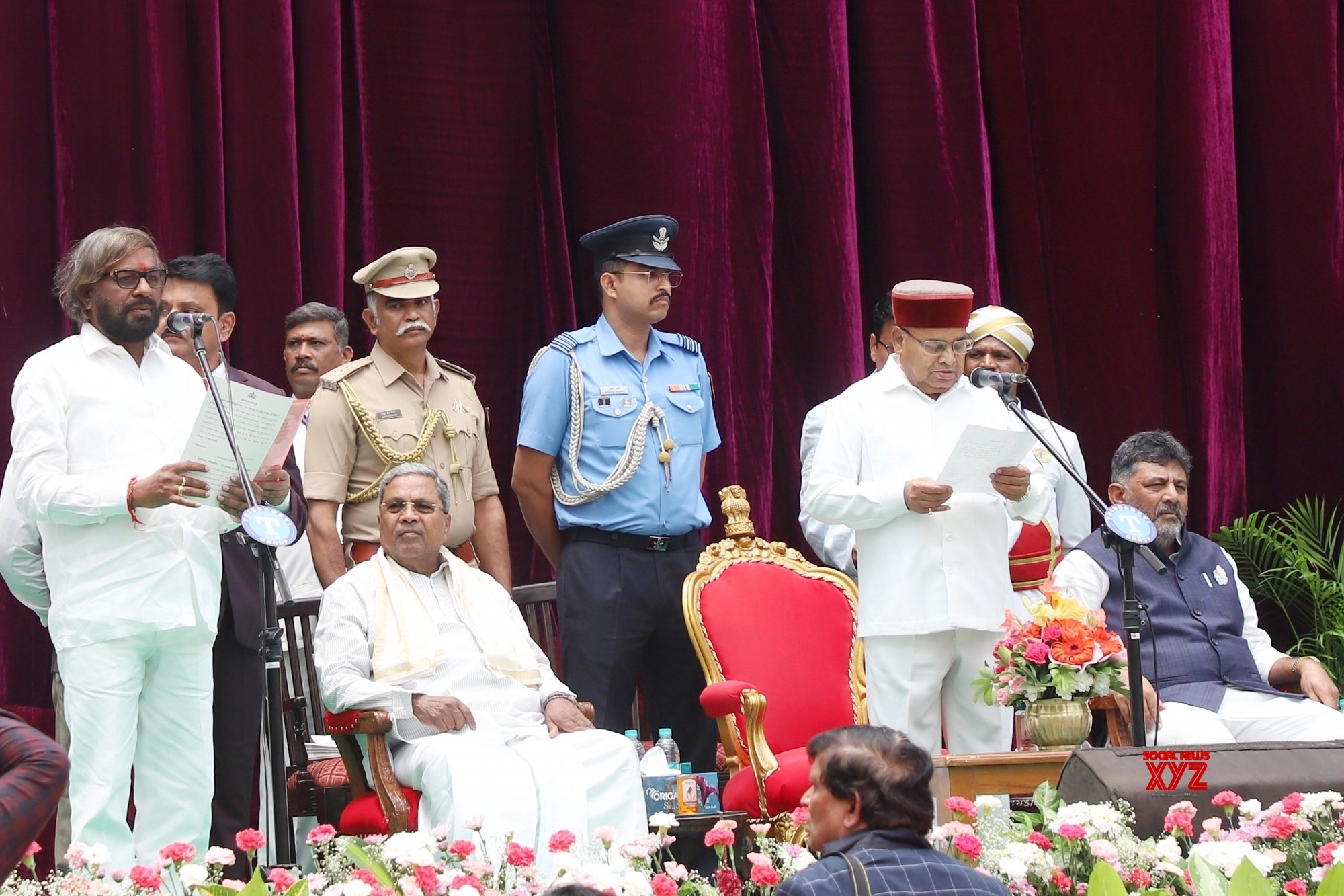 Bengaluru: Governor Of Karnataka Thawar Chand Gehlot Administers Oath ...