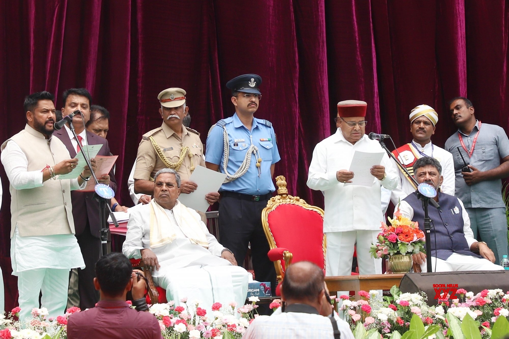 Bengaluru: Governor Of Karnataka Thawar Chand Gehlot Administers Oath ...