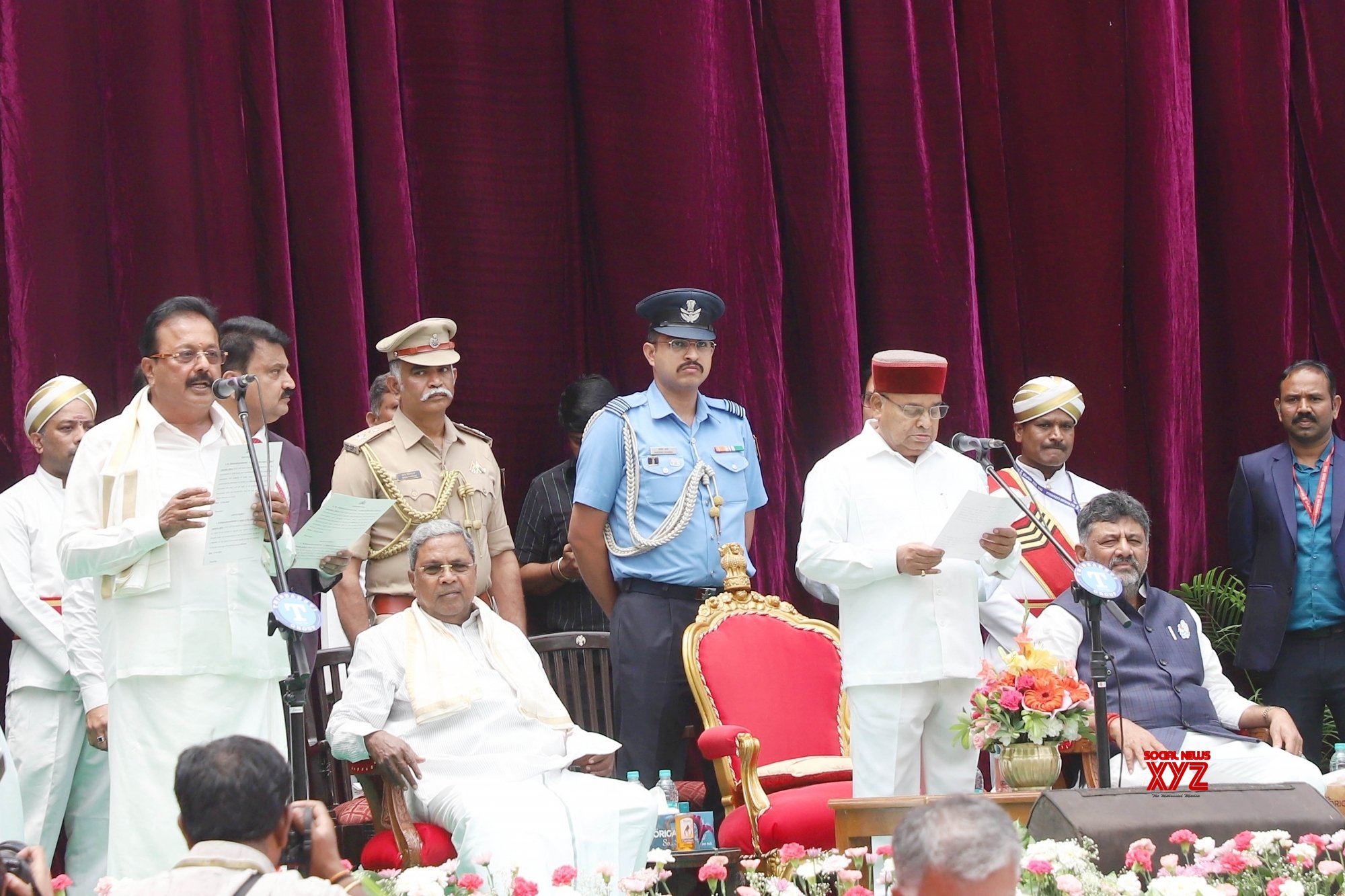 Bengaluru: Governor Of Karnataka Thawar Chand Gehlot Administers Oath ...