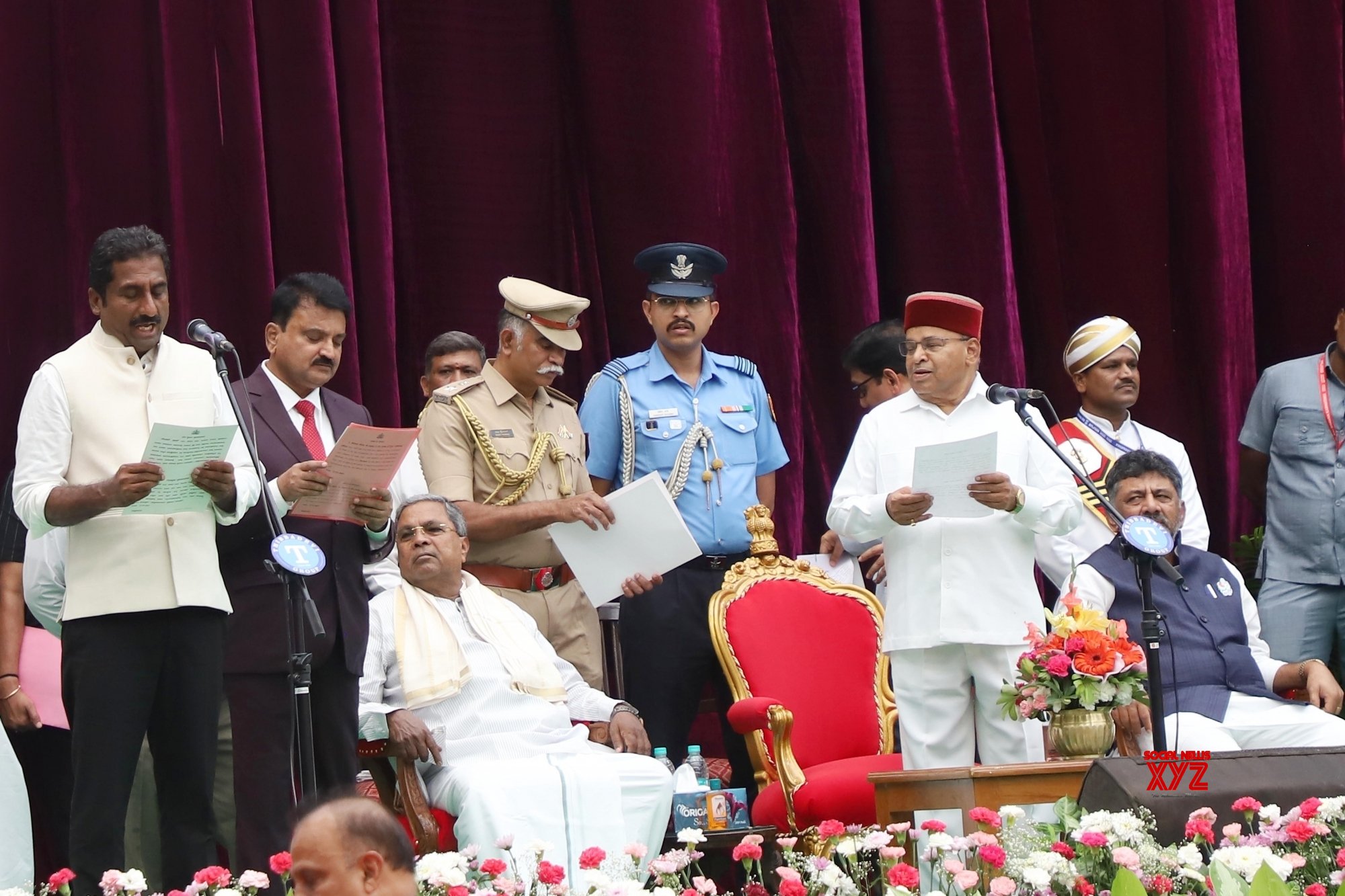 Bengaluru: Governor Of Karnataka Thawar Chand Gehlot Administers Oath ...