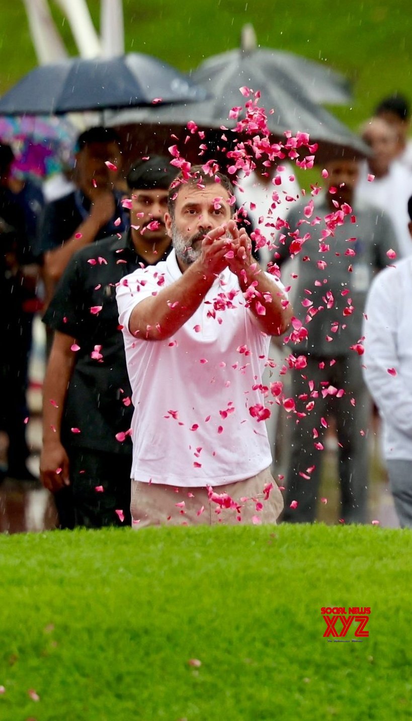 : New Delhi: Congress Leader Rahul Gandhi Pays Tribute To India's First ...