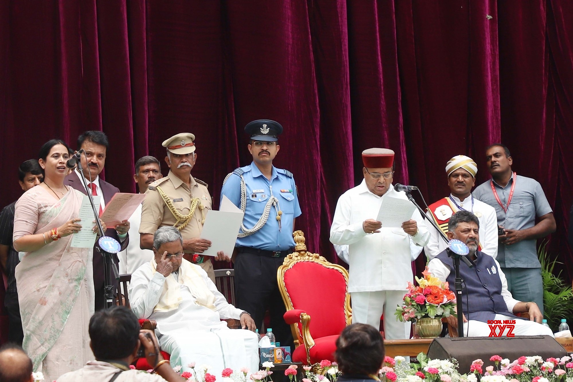 Bengaluru: Governor Of Karnataka Thawar Chand Gehlot Administers Oath ...