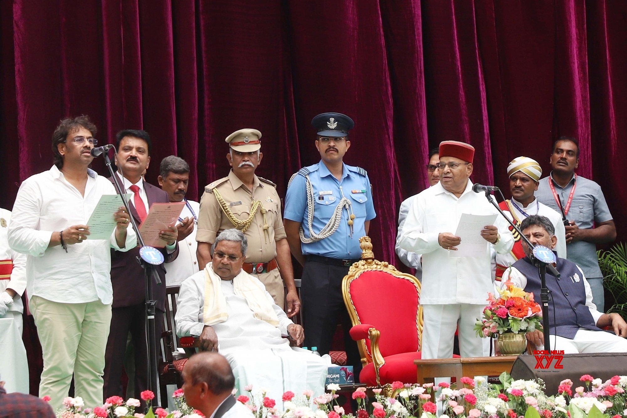 Bengaluru: Governor Of Karnataka Thawar Chand Gehlot Administers Oath ...