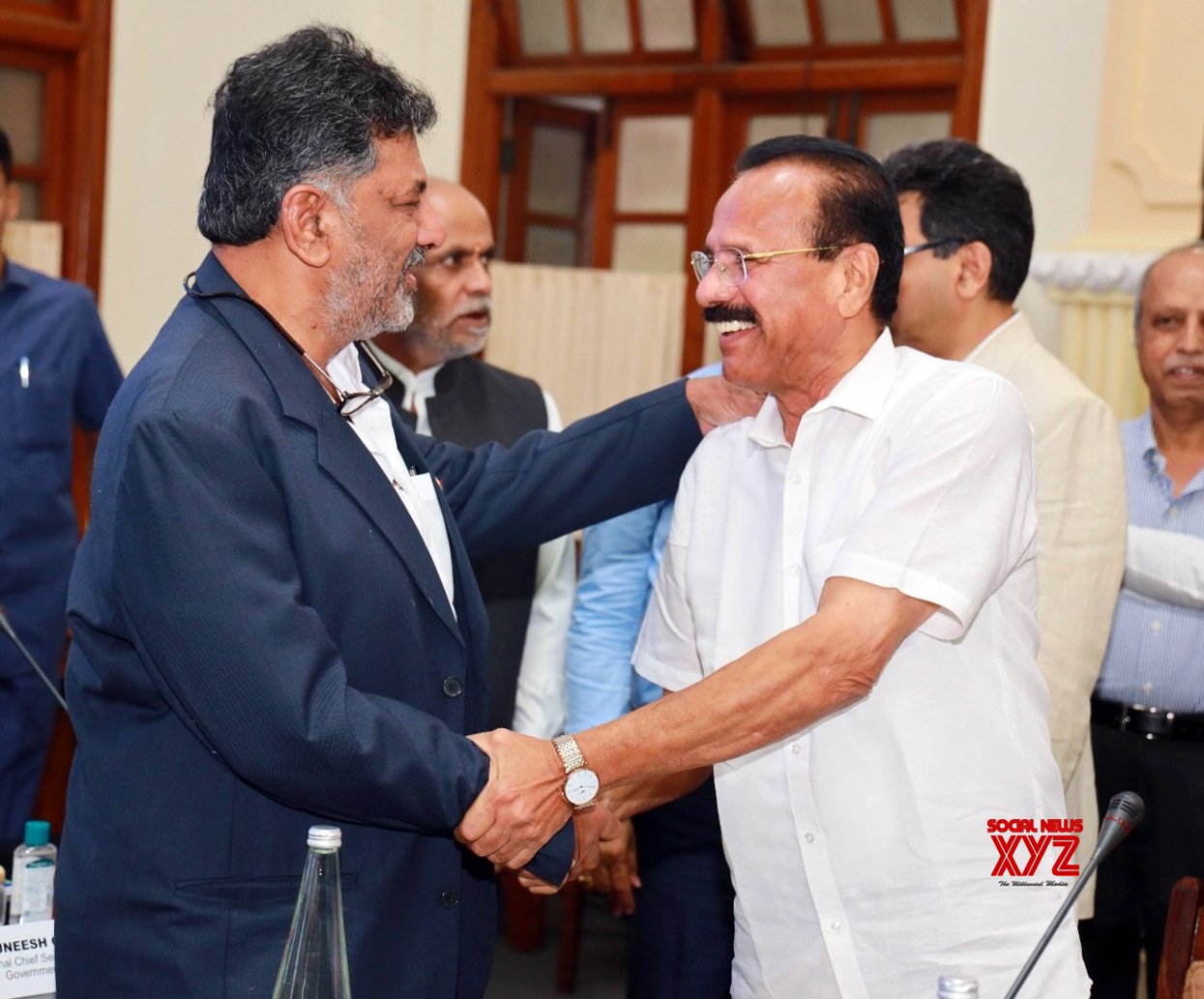 Bengaluru: Deputy CM Of Karnataka DK Shivakumar Interacts With Former ...