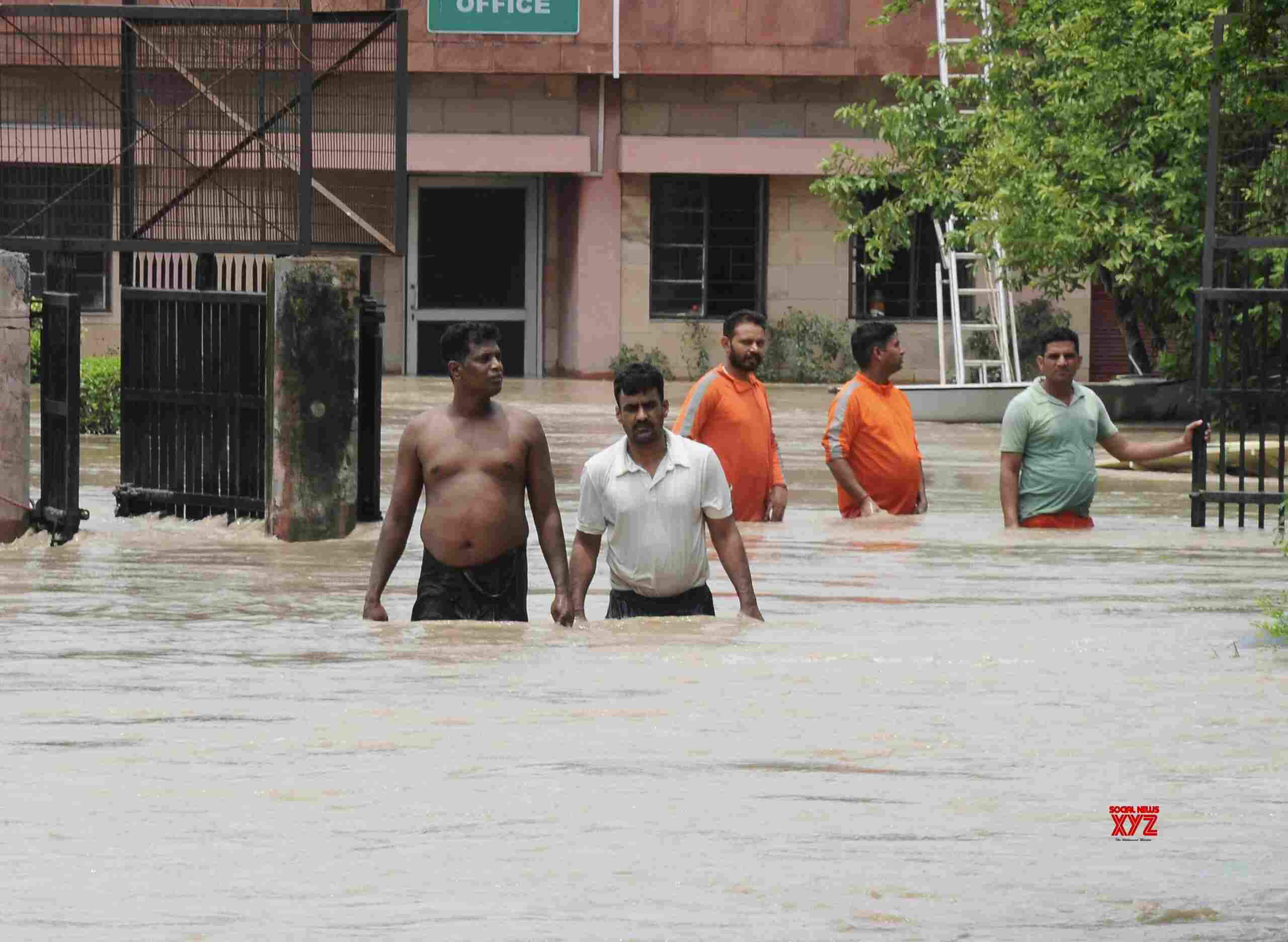 New Delhi : Rescue Work In Flood Hit Areas Being Carried Out By NDRF ...