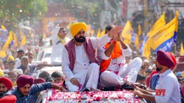 Rewari: Punjab Chief Minister Bhagwant Mann addresses a roadshow in support of the party candidate ahead of the Haryana Assembly election in Rewari on Saturday, September 21, 2024. (Photo: IANS)