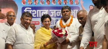 Hisar: Congress MP Kumari Selja addresses a public meeting in support of Congress candidate Ramniwas Rada from the Hisar Assembly constituency on Thursday, September 26, 2024.(IANS)