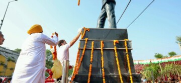 Kurukshetra: Leader of opposition in Lok Sabha  Rahul Gandhi pays tribute to  the statue of Sardar Udham Singh in Kurukshetra, Haryana on Monday, September 30, 2024. (Photo: IANS)