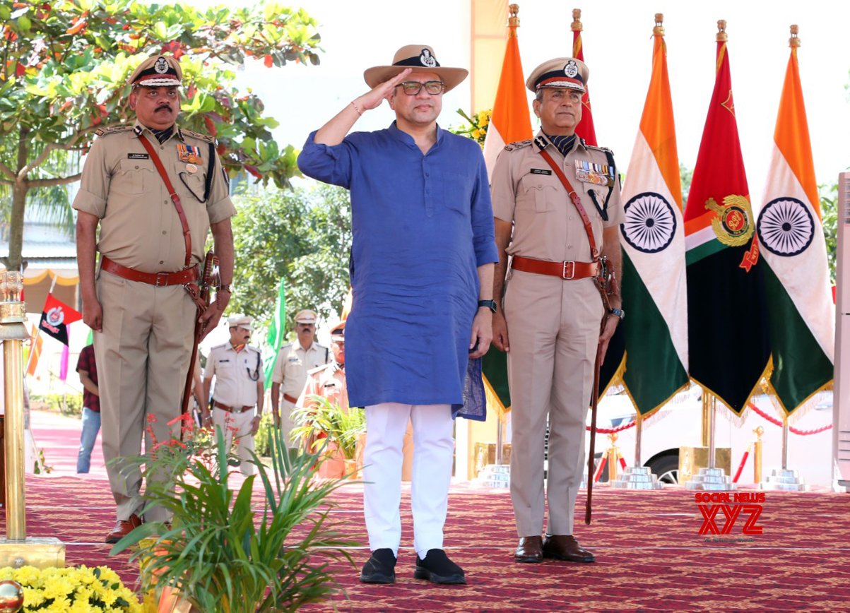 Nashik: Ashwini Vaishnaw honors RPF on the 40th Raising Day in Nashik. #Gallery