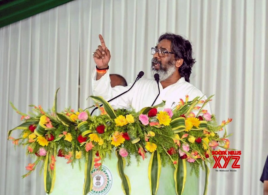 Ranchi: Jharkhand Chief Minister Hemant Soren addresses a public meeting - #Gallery