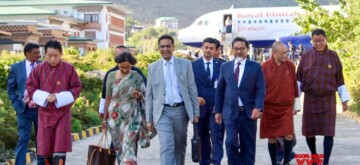 Thimphu: CJI DY Chandrachud, along with his wife Kalpana Das, receives a warm welcome on his arrival in Bhutan on Tuesday, October 08, 2024. (Photo: IANS)