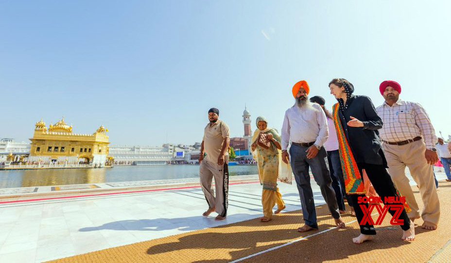 Amritsar: la alta comisionada británica en la India, Lindy Cameron, visita el Templo Dorado #Galería