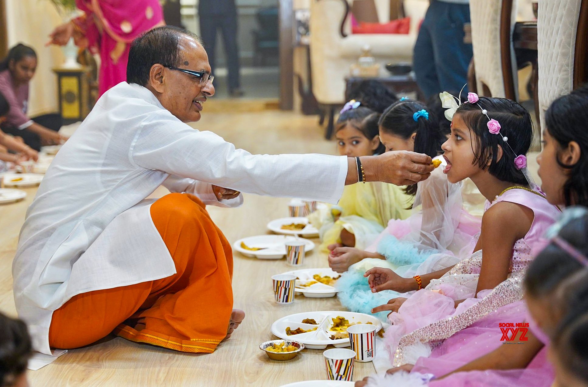 Nueva Delhi: Shivraj Singh Chauhan canta ‘Kanya Pujan’ en su residencia #Gallery