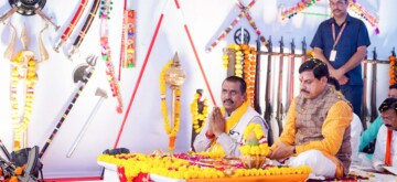 Khargone: Madhya Pradesh Chief Minister Mohan Yadav during the Shastra Poojan ceremony at Maheshwar, marking the 300th birth anniversary of Lokmata Devi Ahilyabai Holkar in Khargone on Saturday, October 12, 2024. (Photo: IANS)