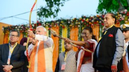 New Delhi: President Droupadi Murmu and Prime Minister Narendra Modi attend Dussehra celebrations at Madhav Das Park, Red Fort, in New Delhi on Saturday, October 12, 2024. (Photo: IANS)