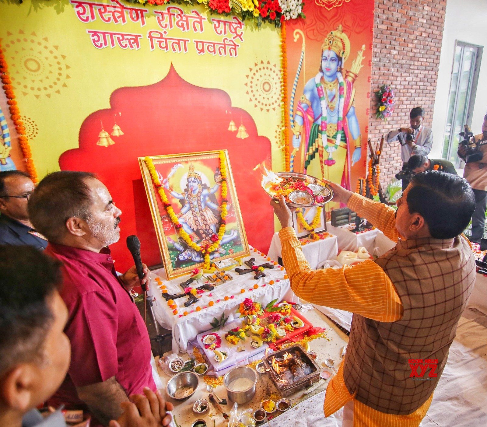 Bhopal: Mohan Yadav realiza Shastra Puja #Galería