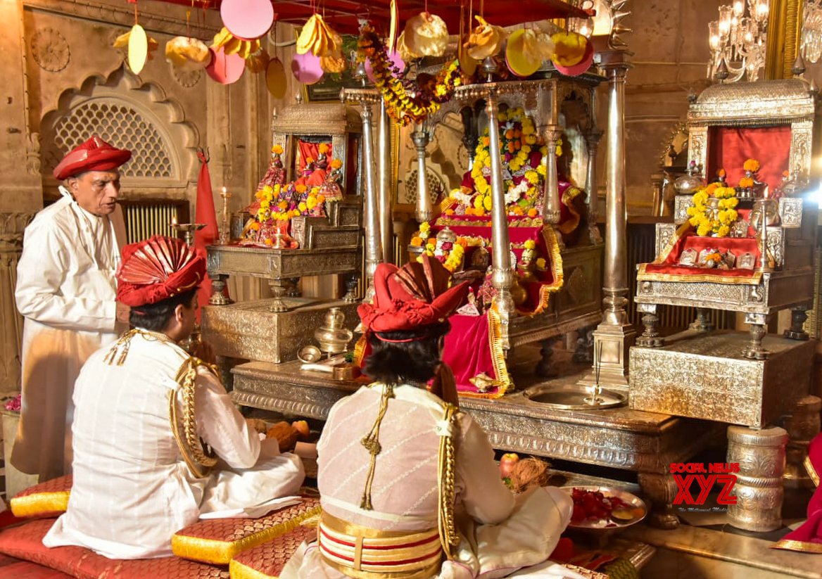 Gwalior: Jyotiraditya Scindia interpretando pooja en Vijayadashami #Gallery