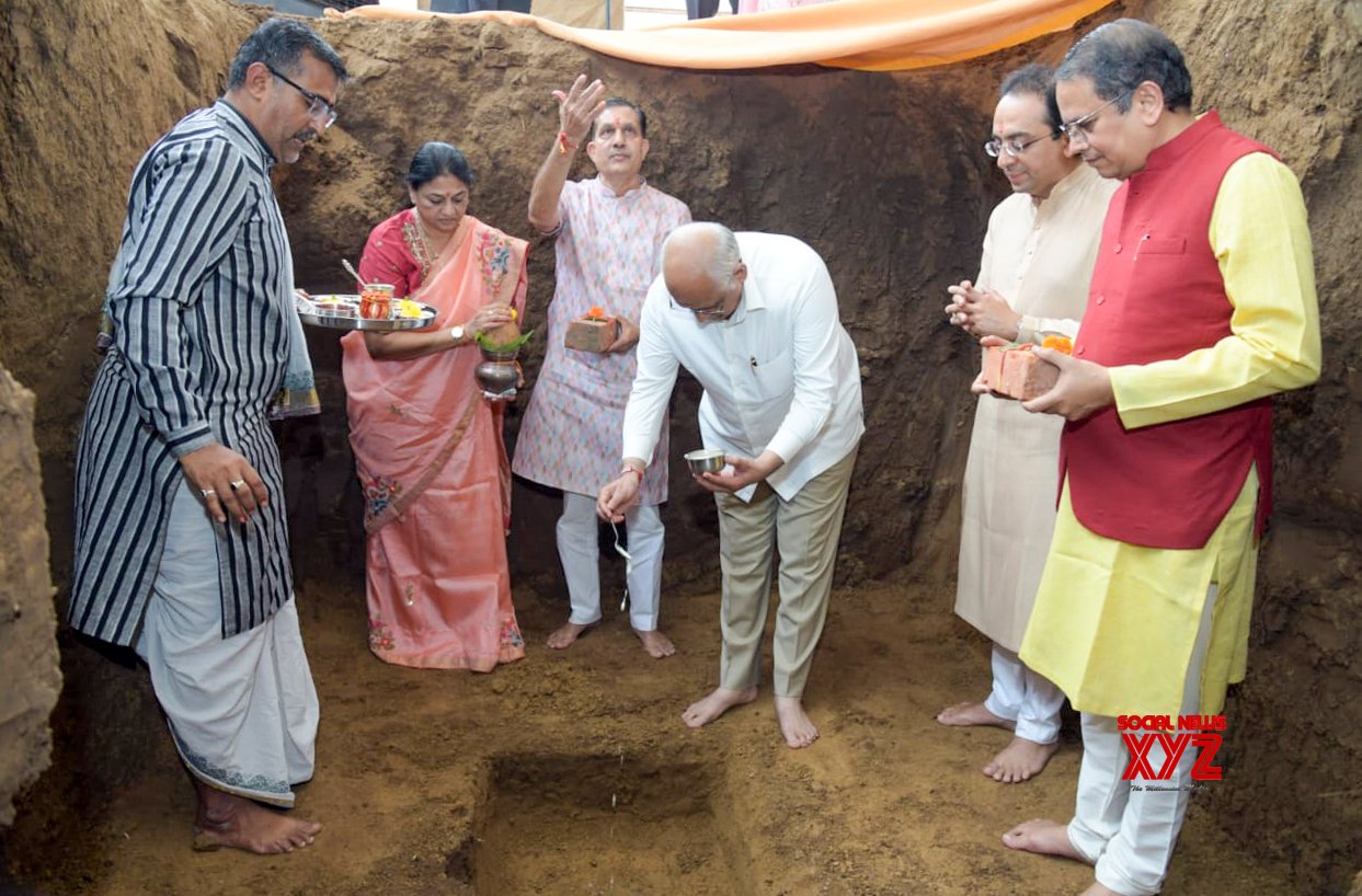 Ahmedabad: Gujarat CM Bhupendra Patel participa en Bhoomi Pujan en el nuevo campus de NIMCJ #Gallery