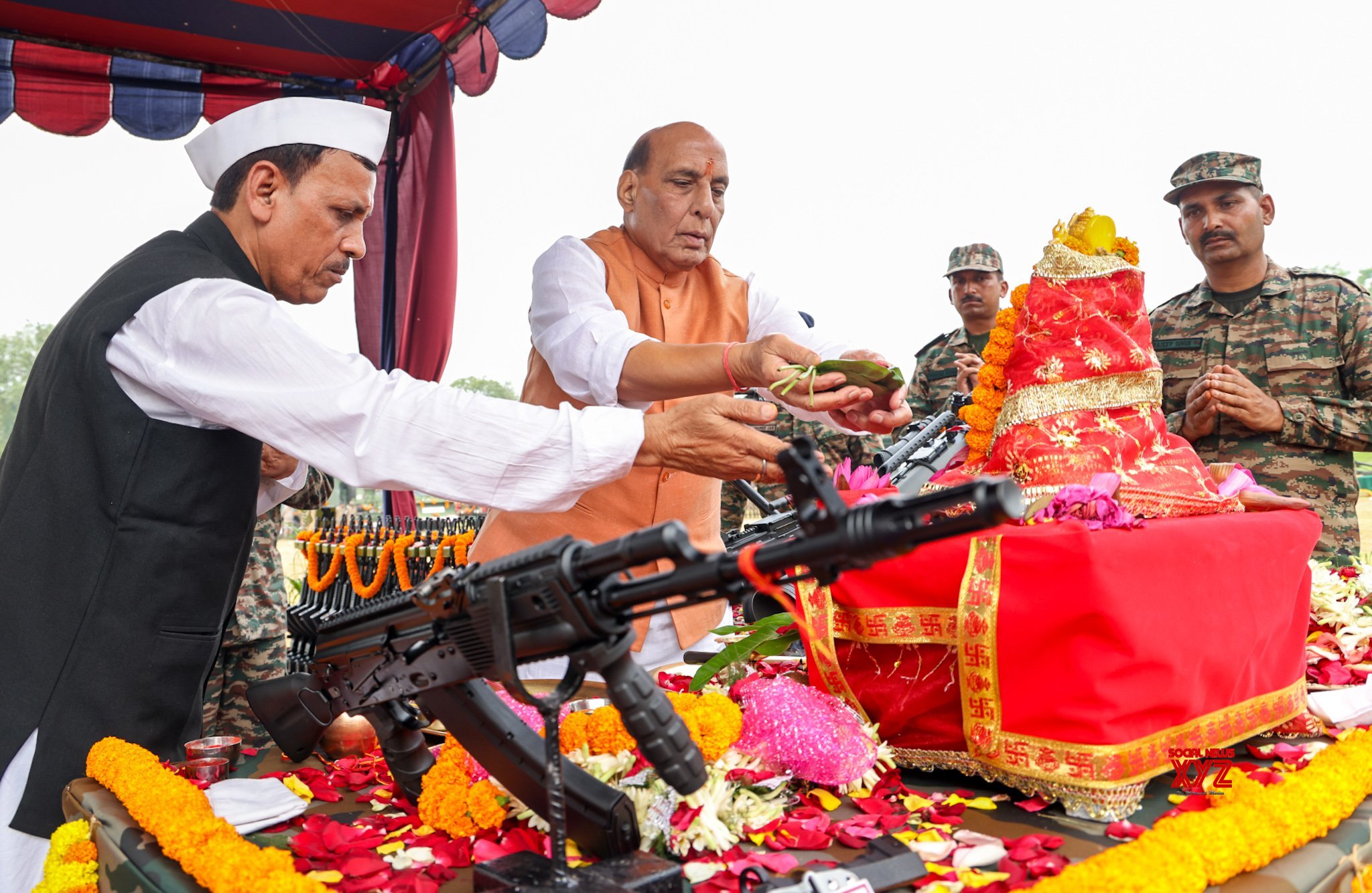 Darjeeling: Rajnath Singh realiza Shastra Puja #Galería