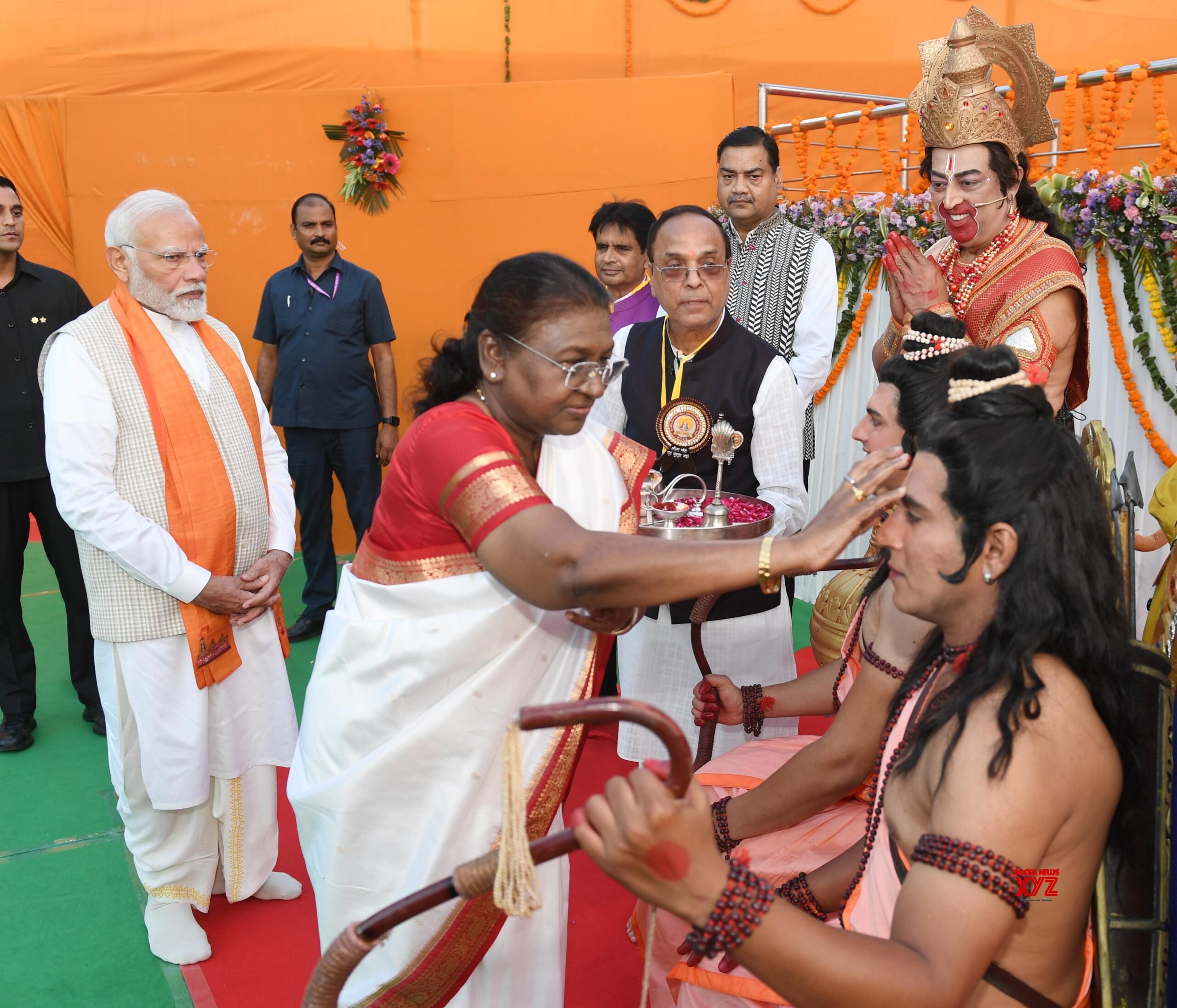 Nueva Delhi: el presidente Draupadi Murmu y el primer ministro Narendra Modi asisten a las celebraciones de Dussehra #Galería