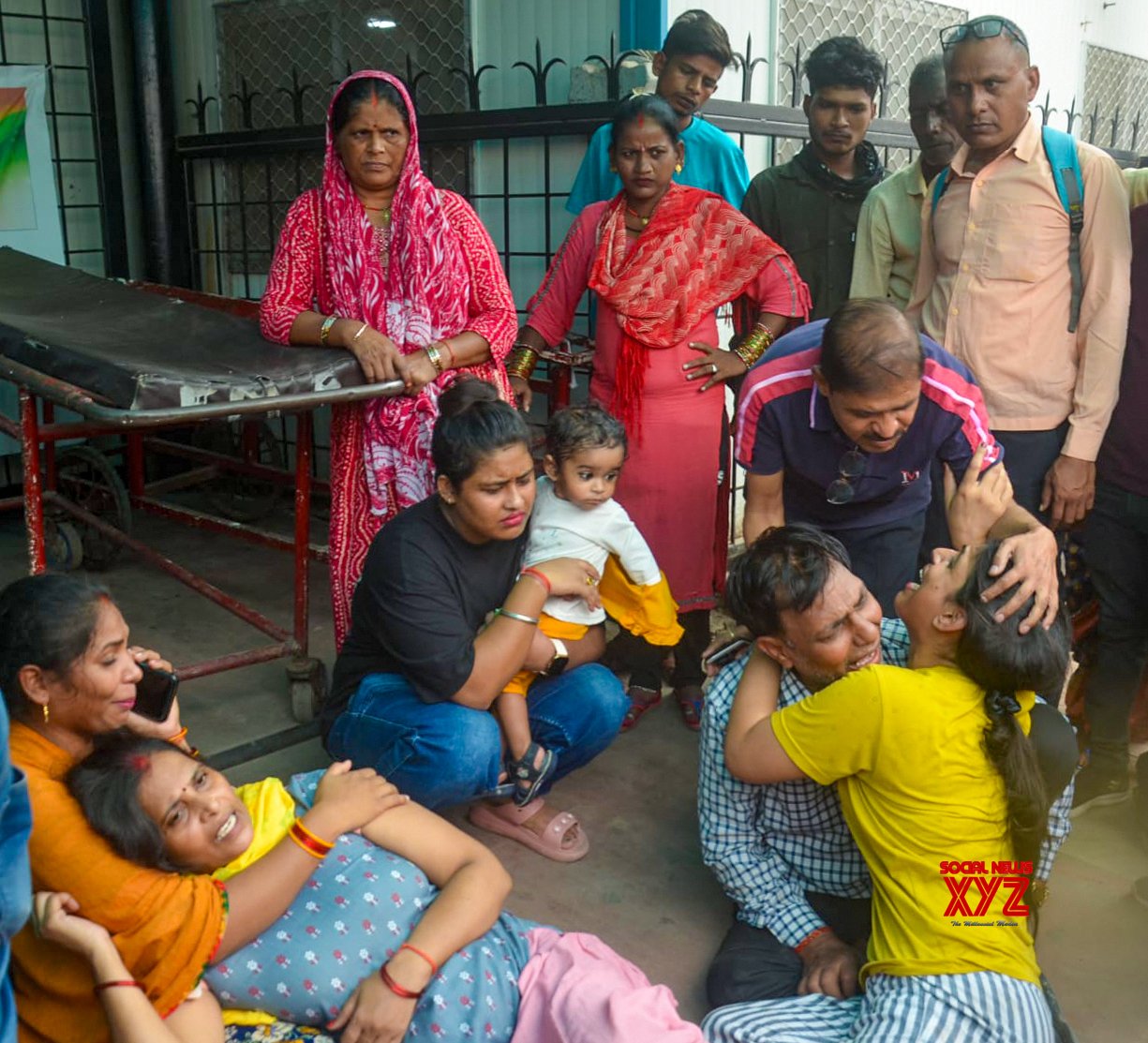 Kanpur: Family members mourn the loss of five individuals , who died in a tragic accident #Gallery