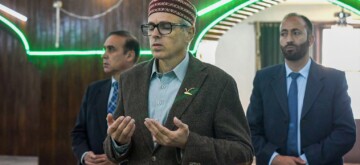 Srinagar: Jammu and Kashmir Chief Minister-designate Omar Abdullah offers prayers at the Hazratbal Shrine ahead of his oath-taking ceremony in Srinagar on Wednesday, October 17, 2024. (Photo: IANS)