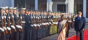 Algiers: President Droupadi Murmu inspects a Gaurd of Honour as she departs for Mauritania after concluding her successful state visit to Algiers, Algeria, on Wednesday, October 16, 2024. (Photo: IANS)