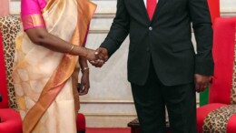 Lilongwe: President Droupadi Murmu meets President Lazarus McCarthy Chakwera of Malawi at the State House, Lilongwe, on Friday, October 18, 2024. (Photo: IANS)